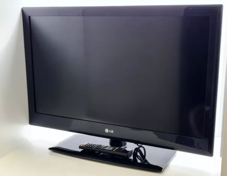 File:LG 32LE3300 LCD TV 2010 front.png